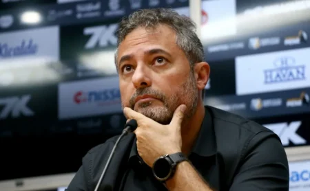 Santos e Cruzeiro disputam Halam Loboa após interesse cruzeirense no volante