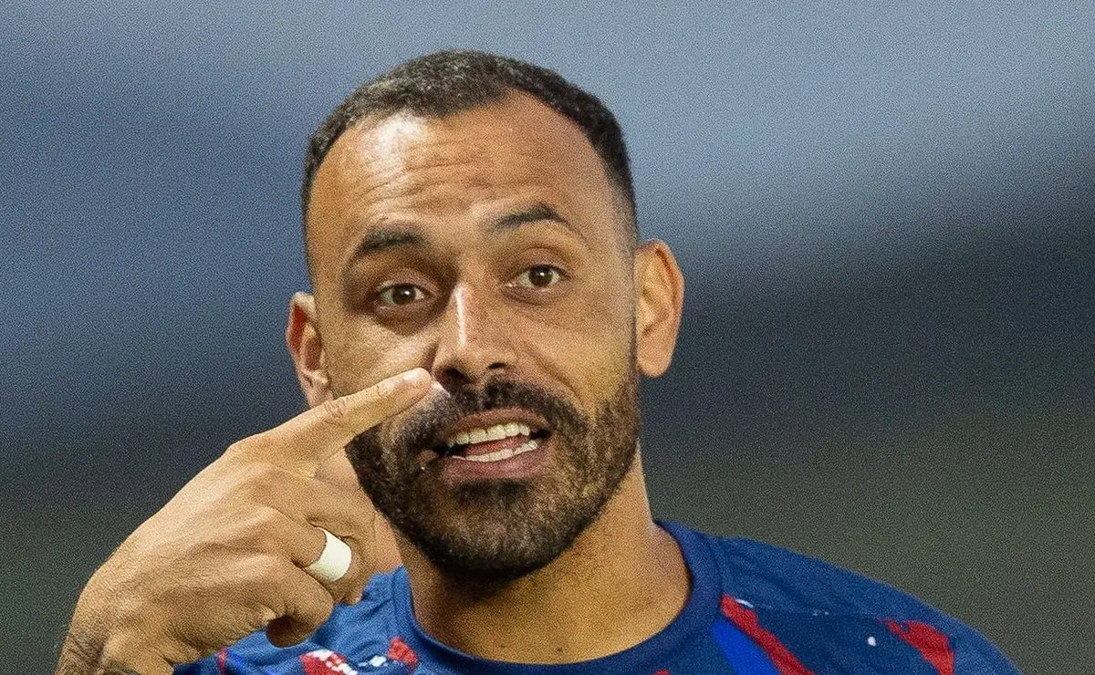 Santos e Fortaleza: negociação por Moisés dificulta acerto. Santos e Fortaleza: negociação por Moisés dificulta acerto.