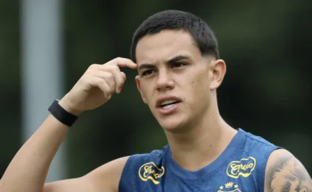 Santos empresta Chermont ao Coritiba e planeja nova onda de saídas após derrota para o Athletico