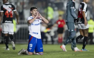 Santos mira reforço na zaga: Kuscevic, do Fortaleza, surge como alvo de Alexandre Mattos Santos mira reforço na zaga: Kuscevic, do Fortaleza, surge como alvo de Alexandre Mattos