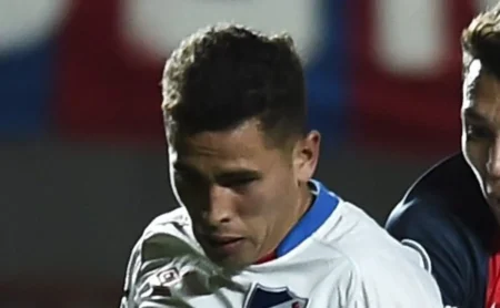 Santos negocia a contratação do volante Christian Oliva, do Nacional-URU