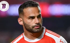 Santos oferece contrato até 2028 em tentativa final de reforçar o meio-campo com Thiago Maia