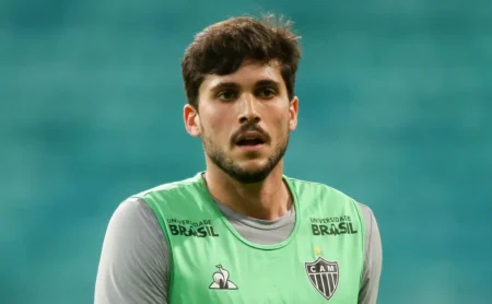 Santos tem interesse em Igor Rabello, com aval de Vojvoda, e avalia proposta por zagueiro do Fluminense