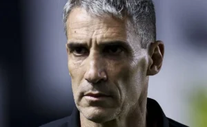 Santos vence, e Vojvoda se destaca com estratégia contra o Peixe