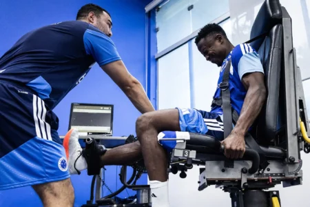 Sinisterra: Lesões ofuscam sequência no Cruzeiro e afastam sonho da Copa