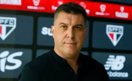 São Paulo acerta pagamento de R$ 500 mil a Márcio Carlomagno e prevê economia milionária São Paulo acerta pagamento de R$ 500 mil a Márcio Carlomagno e prevê economia milionária