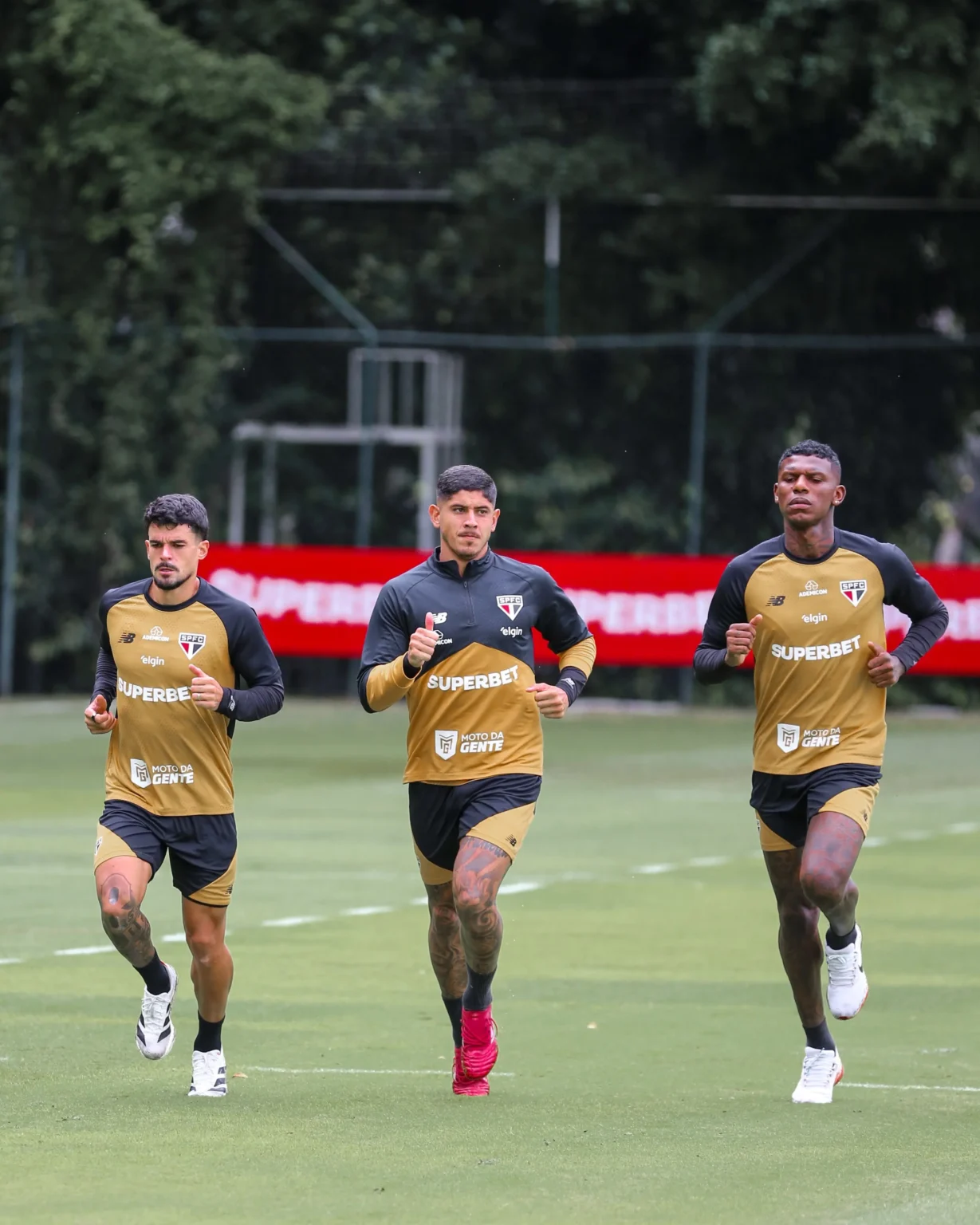 São Paulo aprimora tática para o confronto com o Palmeiras na semifinal