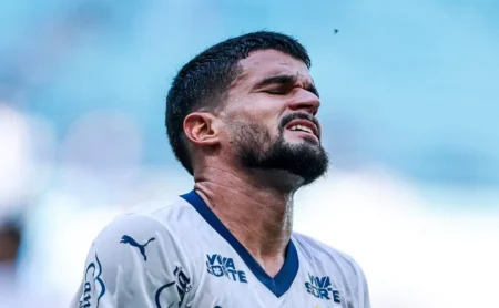 São Paulo avança com empréstimo de Cauly ao Bahia e atende pedido de Crespo