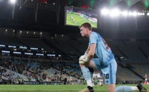 São Paulo busca renovação de Young até 2028 e estuda empréstimo após solicitação do agente