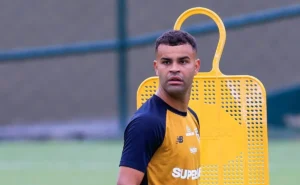 São Paulo busca negociar Alisson após perda de espaço e alívio na folha salarial de R$ 7 milhões