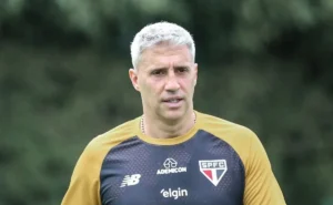 São Paulo: Crespo planeja retorno dos titulares contra o Grêmio no Morumbi