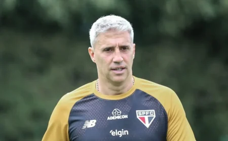 São Paulo: Crespo planeja retorno dos titulares contra o Grêmio no Morumbi