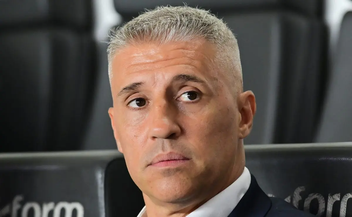 São Paulo impõe multa para evitar a saída de Crespo para o River Plate São Paulo impõe multa para evitar a saída de Crespo para o River Plate