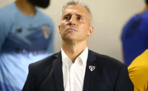 São Paulo prioriza salários, renovações e um último reforço com aval de Crespo