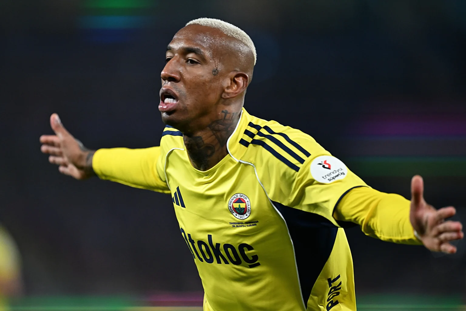 Talisca celebra fase e atuações decisivas no Fenerbahçe: "Estou muito feliz"