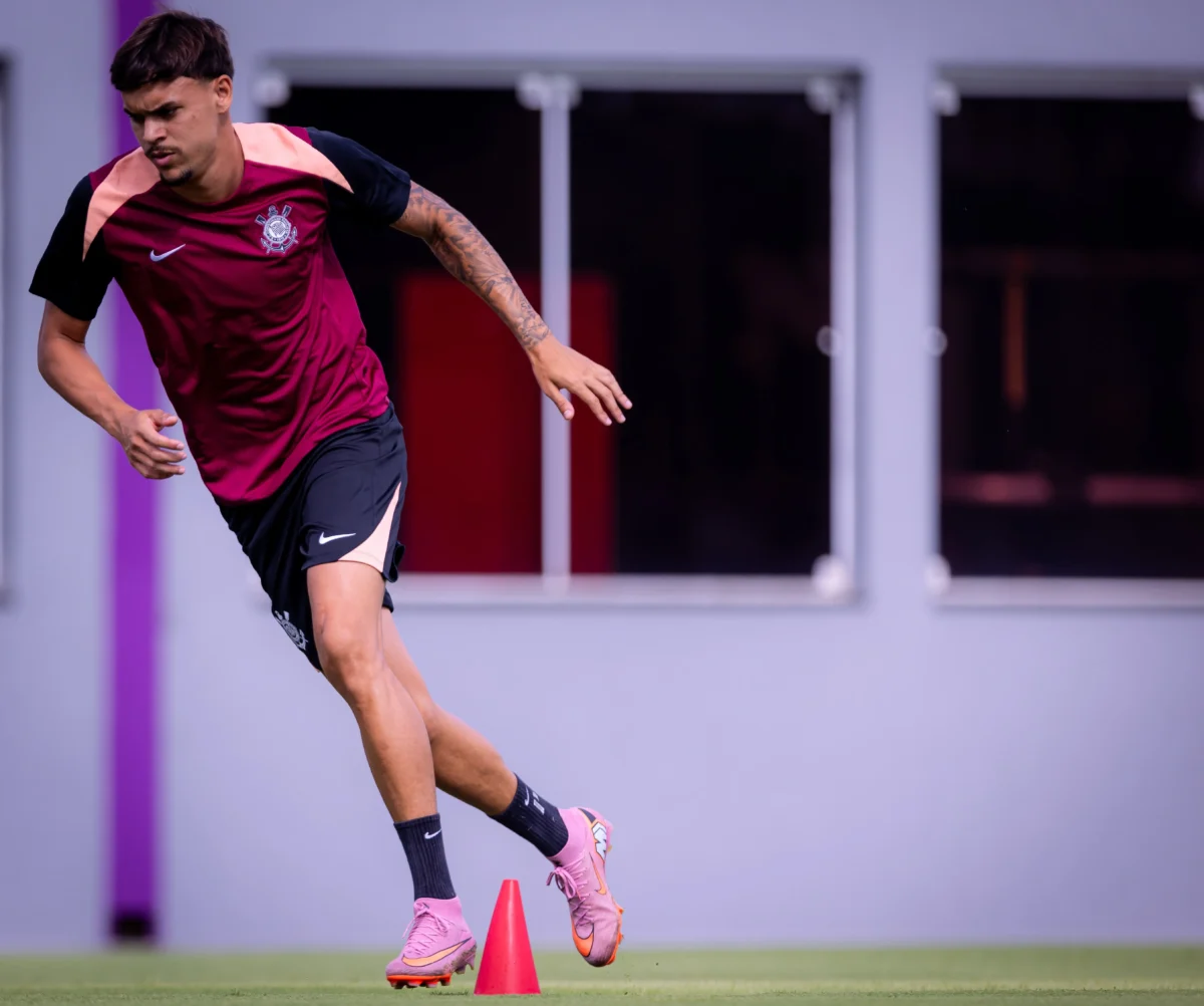 Tchoca busca reafirmação no Corinthians após negociação frustrada na Itália