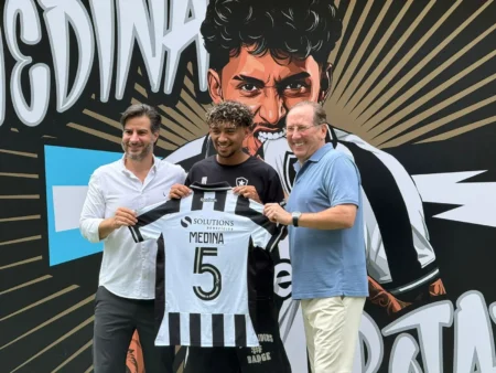 Textor revela indicação de Almada e afirma que Botafogo tentava contratar Medina há dois anos