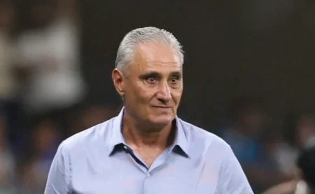 Tite prioriza defesa do Cruzeiro com 5 meio-campistas em empate com o Corinthians