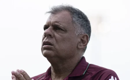 Toninho Andrade, técnico do Madureira, projeta jogo contra o Flamengo e cita motivação extra: “Jogo só de bônus” Toninho Andrade, técnico do Madureira, projeta jogo contra o Flamengo e cita motivação extra: “Jogo só de bônus”