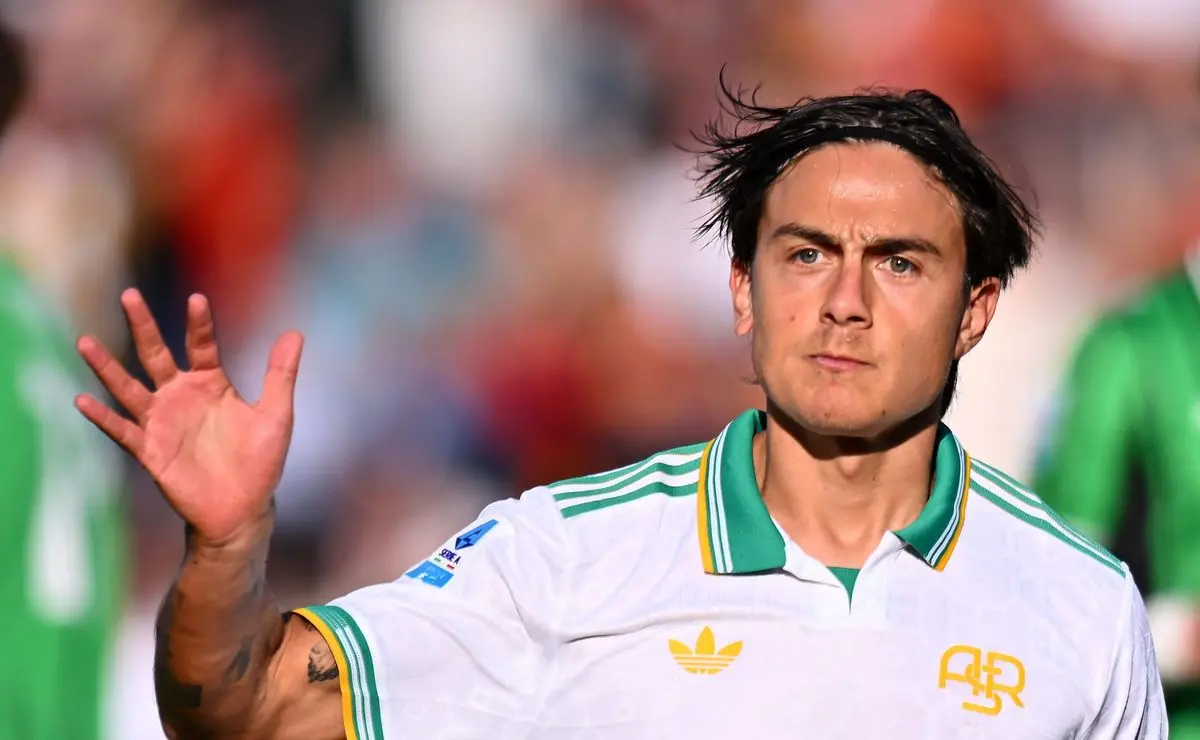 Torcida do Flamengo celebra a contratação de Paulo Dybala e ironiza o Boca Juniors Torcida do Flamengo celebra a contratação de Paulo Dybala e ironiza o Boca Juniors