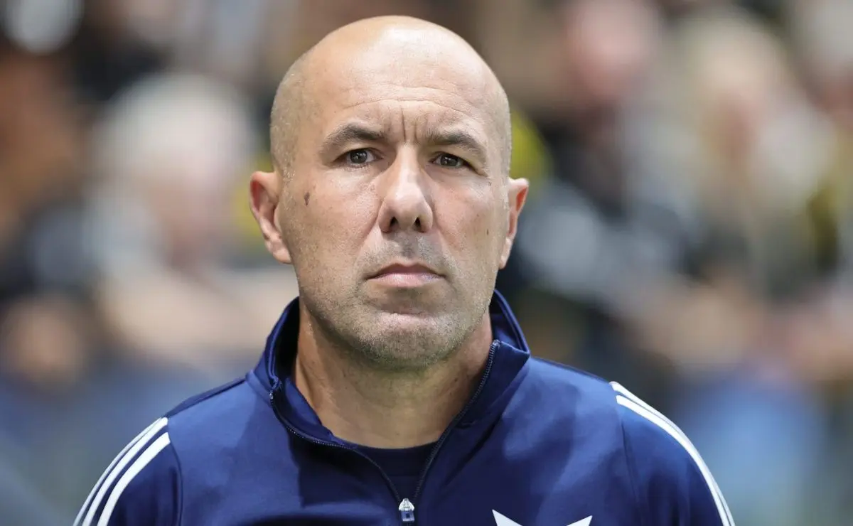 Torcida do Flamengo sugere Leonardo Jardim como sucessor de Filipe Luís: “Ele irá buscar” Torcida do Flamengo sugere Leonardo Jardim como sucessor de Filipe Luís: “Ele irá buscar”