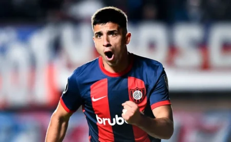 Torcida do Fluminense rejeita atacante Alexis Cuello e negociação está em risco