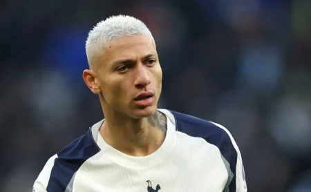Tottenham planeja venda de Richarlison para investir em Flaco López, do Palmeiras
