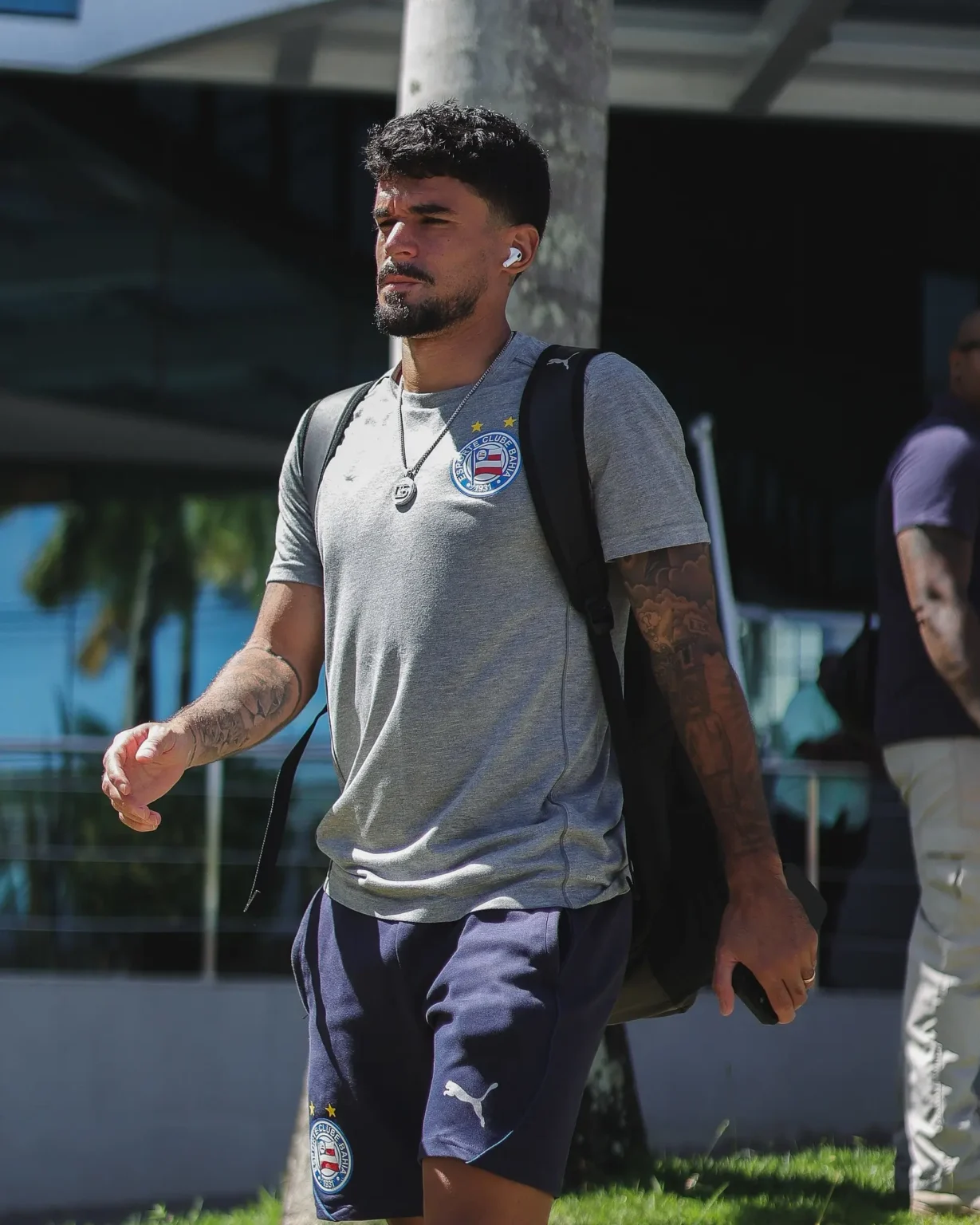 É um meio-campista que não temos: Crespo elogia Cauly e valoriza diretor do São Paulo "É um meio-campista que não temos": Crespo elogia Cauly e valoriza diretor do São Paulo