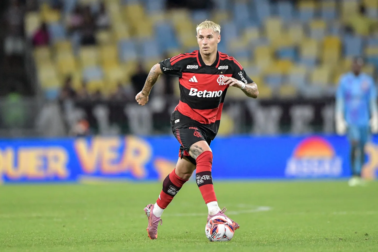 Varela afirma que o Flamengo mantém a ambição por títulos e aconselha Royal após vaias: "Já vivi isso"