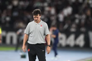 Vasco atinge marca de 50 técnicos demitidos desde o início dos pontos corridos; veja análise detalhada Vasco atinge marca de 50 técnicos demitidos desde o início dos pontos corridos; veja análise detalhada