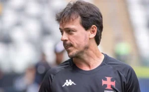 Vasco avalia contratação de Igor Gomes com aval de Fernando Diniz