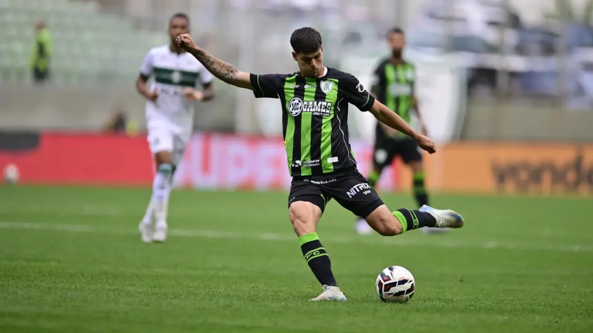 Vasco avança em negociação com Paulinho, lateral do América-MG