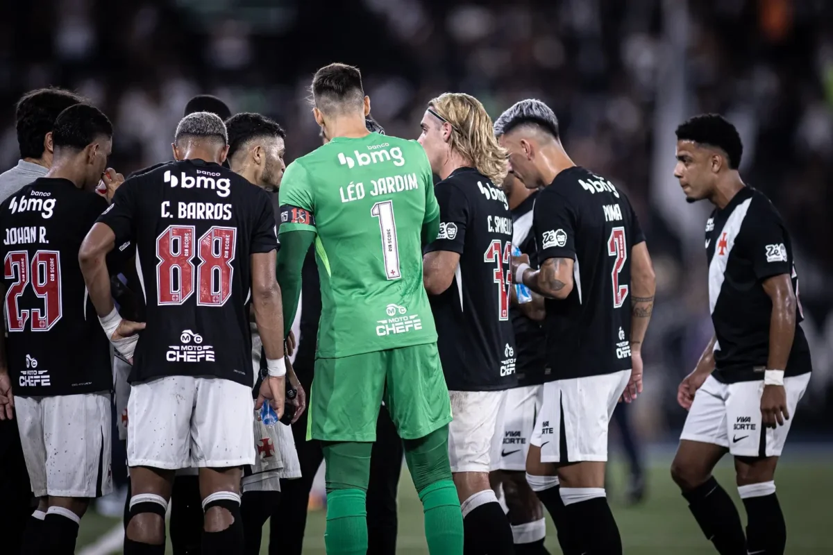 Vasco busca treinador às pressas e enfrenta confronto direto contra o Z-4 após semana turbulenta