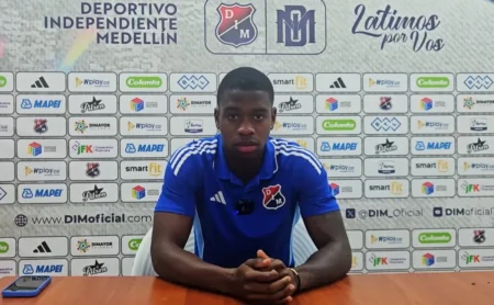 Vasco consulta Halám Loboa, do Independiente Medellín, mas negociação estagna e Cruzeiro observa volante.