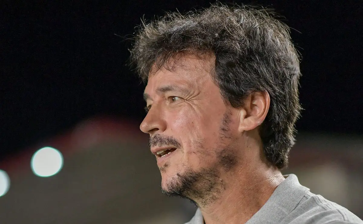 Vasco deverá pagar multa pesada a Diniz após demissão Vasco deverá pagar multa pesada a Diniz após demissão