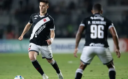 Vasco empresta Guilherme Estrella ao CRB após saída de Coutinho Vasco empresta Guilherme Estrella ao CRB após saída de Coutinho