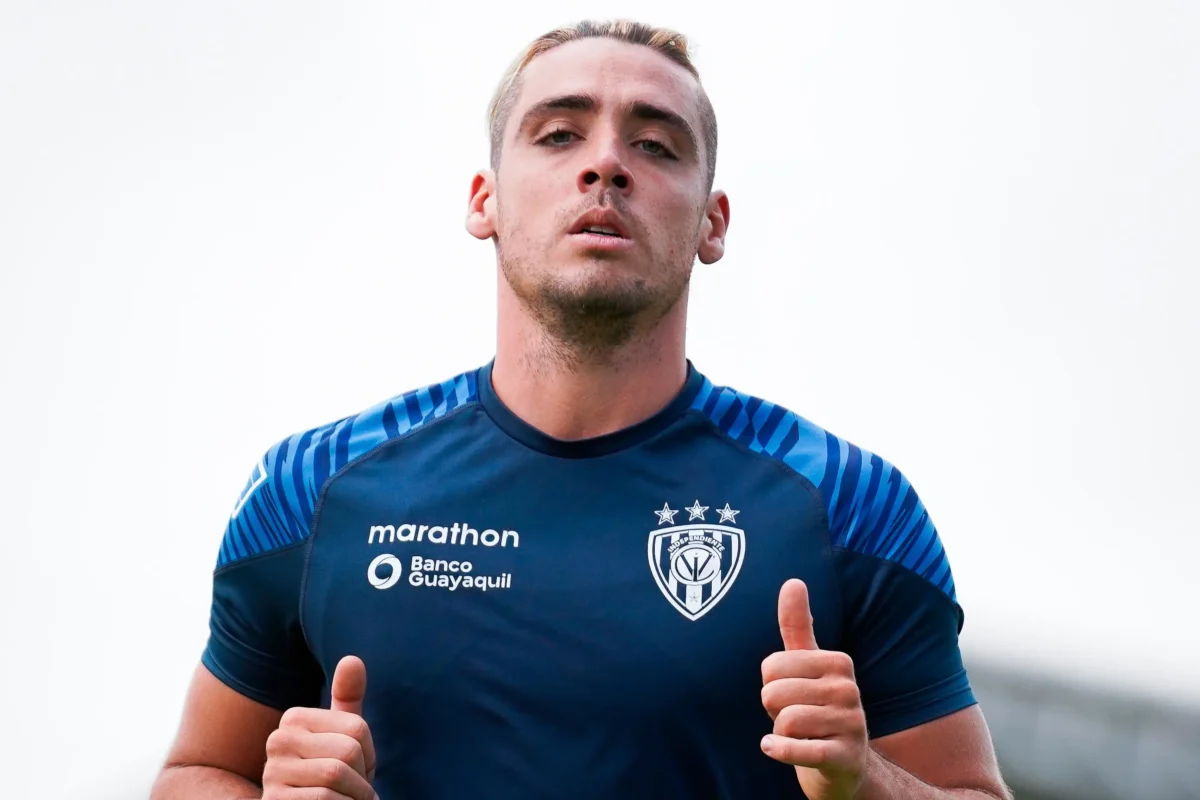 Vasco planeja reformulação com estrangeiros e ainda tem vaga no elenco