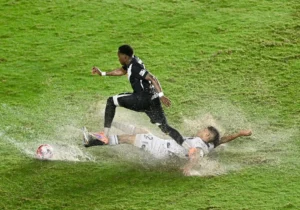 Vasco vence Botafogo e reacende a esperança na retomada da confiança