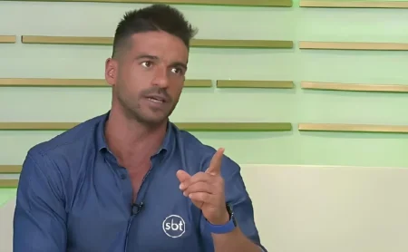 Venê Casagrande critica Fernando Diniz no Vasco e revela aproveitamento de 40% do técnico