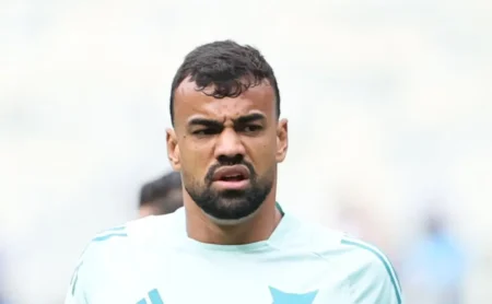 Venda de Fabrício Bruno ao ser cotado pelo Cruzeiro por R$ 123 milhões pode ocorrer após a Copa do Mundo