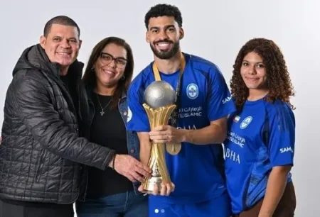 Vendido em meio à crise do Botafogo, Glauber brinca com mensagens de torcedores: "Pagou nosso salário"