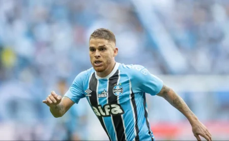 Vice de futebol do Grêmio atualiza situação de Cuéllar após reforços no meio-campo