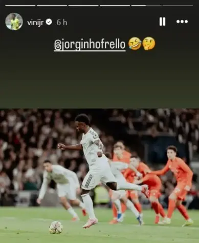 Vini Jr. celebra gols com gesto em referência a Jorginho, do Flamengo Vini Jr. celebra gols com gesto em referência a Jorginho, do Flamengo