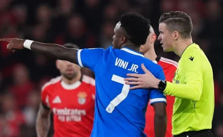 Vini Jr. denuncia racismo de argentino após dança em comemoração de gol em Benfica x Real Madrid Vini Jr. denuncia racismo de argentino após dança em comemoração de gol em Benfica x Real Madrid