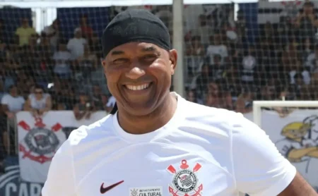 Viola, ídolo corintiano, condenado a quase quatro anos de prisão por posse ilegal de armas