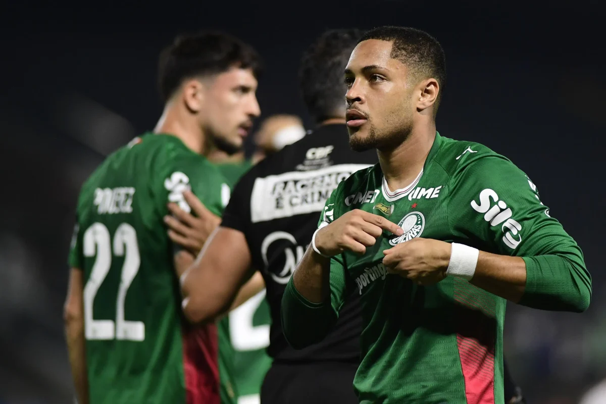 Vitor Roque no Top 10: confira o ranking dos maiores pontuadores do Cartola