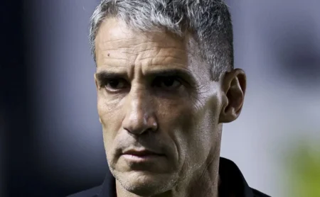 Vojvoda cobra autocrítica no Santos após empate com o São Paulo e fala sobre o retorno de Neymar