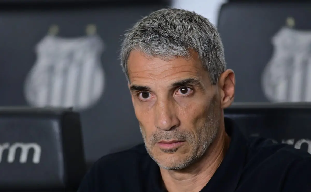 Vojvoda falha na estratégia, Santos sofre gol no último lance e é eliminado do Paulistão Vojvoda falha na estratégia, Santos sofre gol no último lance e é eliminado do Paulistão