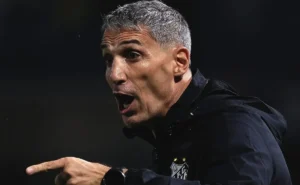 Vojvoda libera Neymar, Santos vence Vasco e respira no Brasileirão Vojvoda libera Neymar, Santos vence Vasco e respira no Brasileirão