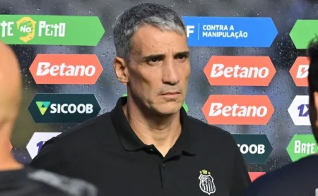 Vojvoda sob pressão: confronto com o Vasco é decisivo para o futuro